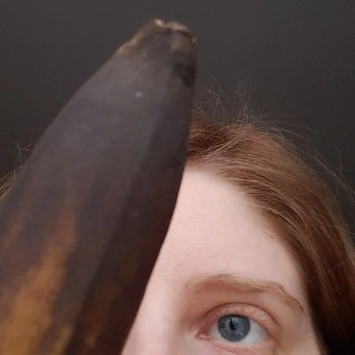 Стикер из набора Annanan для Телеграм: Статические 🍌