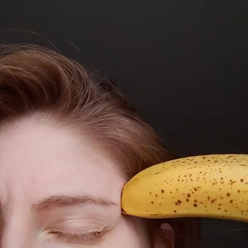 Стикер из набора Annanan для Телеграм: Статические 🍌