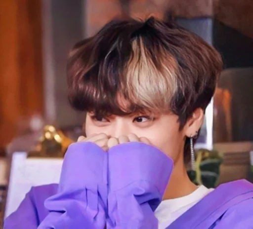 Стикер из набора Ateez | San by @btskth для Телеграм: Статические 🤭