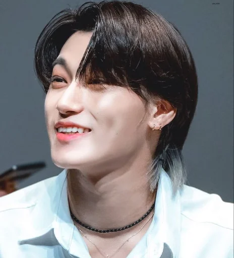 Стикер из набора Ateez | San by @btskth для Телеграм: Статические 😯