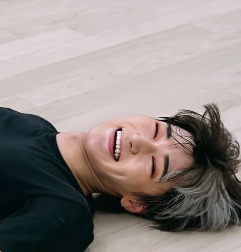 Стикер из набора Ateez | San by @btskth для Телеграм: Статические 😆