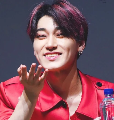 Стикер из набора Ateez | San by @btskth для Телеграм: Статические ✋