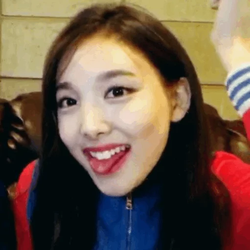 Стикер из набора Nayeon🌸⚡️ @ITZADRINA для Телеграм: Статические ⚡️
