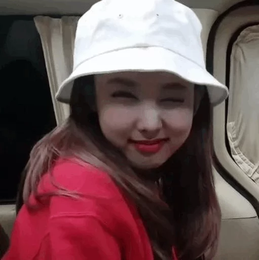 Стикер из набора Nayeon🌸⚡️ @ITZADRINA для Телеграм: Статические 🌸