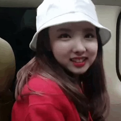 Стикер из набора Nayeon🌸⚡️ @ITZADRINA для Телеграм: Статические ⚡️
