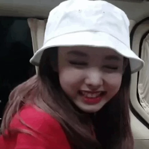 Стикер из набора Nayeon🌸⚡️ @ITZADRINA для Телеграм: Статические 🌸