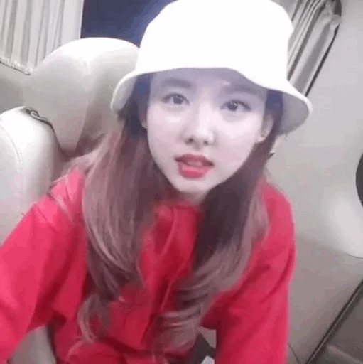 Стикер из набора Nayeon🌸⚡️ @ITZADRINA для Телеграм: Статические 🌸