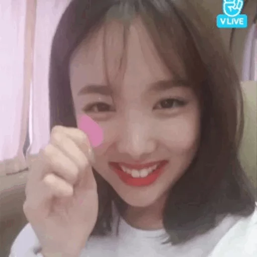 Стикер из набора Nayeon🌸⚡️ @ITZADRINA для Телеграм: Статические ⚡️