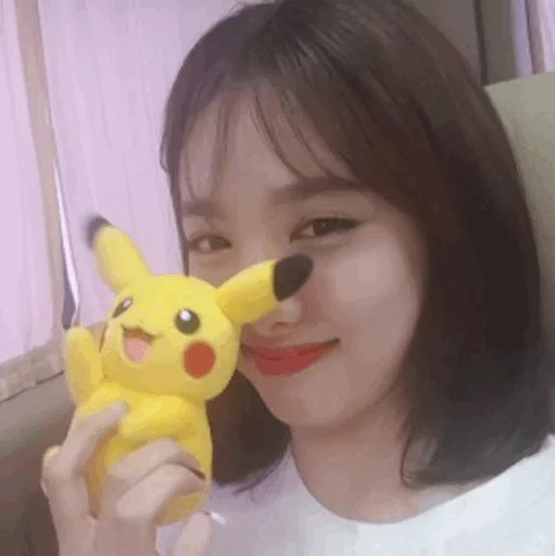Стикер из набора Nayeon🌸⚡️ @ITZADRINA для Телеграм: Статические ⚡️