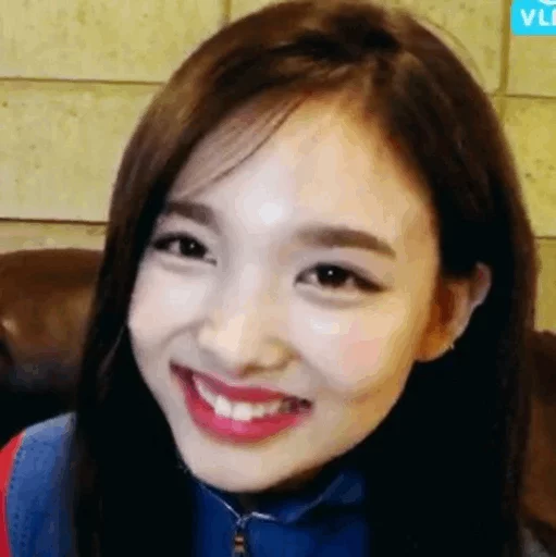 Стикер из набора Nayeon🌸⚡️ @ITZADRINA для Телеграм: Статические ⚡️