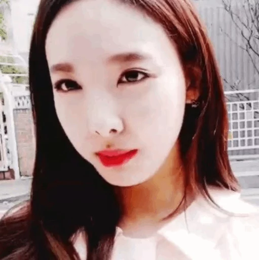 Стикер из набора Nayeon🌸⚡️ @ITZADRINA для Телеграм: Статические 🌸
