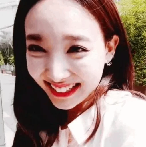 Стикер из набора Nayeon🌸⚡️ @ITZADRINA для Телеграм: Статические ⚡️