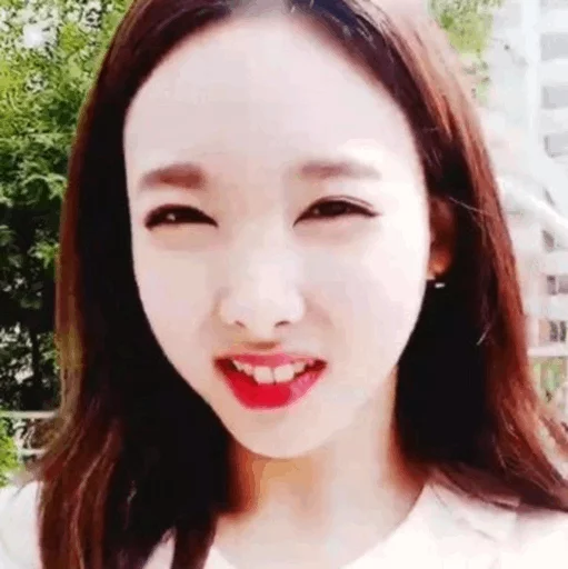 Стикер из набора Nayeon🌸⚡️ @ITZADRINA для Телеграм: Статические 🌸