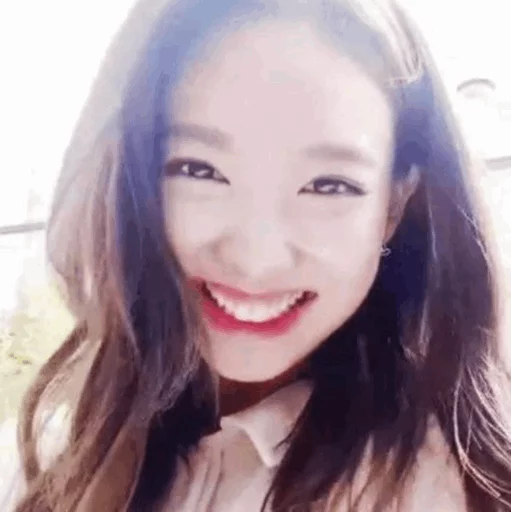 Стикер из набора Nayeon🌸⚡️ @ITZADRINA для Телеграм: Статические ⚡️