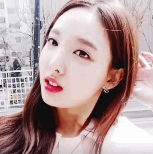 Стикер из набора Nayeon🌸⚡️ @ITZADRINA для Телеграм: Статические ⚡️