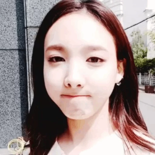Стикер из набора Nayeon🌸⚡️ @ITZADRINA для Телеграм: Статические ⚡️