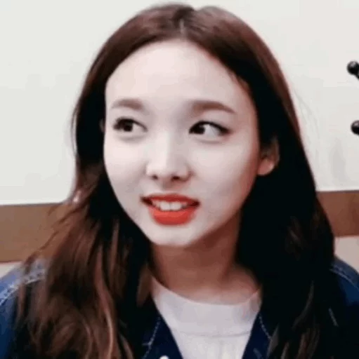 Стикер из набора Nayeon🌸⚡️ @ITZADRINA для Телеграм: Статические 🌸