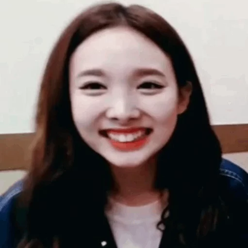 Стикер из набора Nayeon🌸⚡️ @ITZADRINA для Телеграм: Статические 🌸