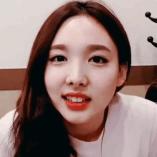 Стикер из набора Nayeon🌸⚡️ @ITZADRINA для Телеграм: Статические 🌸