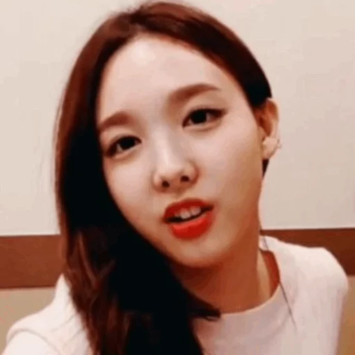 Стикер из набора Nayeon🌸⚡️ @ITZADRINA для Телеграм: Статические ⚡️