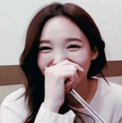 Стикер из набора Nayeon🌸⚡️ @ITZADRINA для Телеграм: Статические 🌸