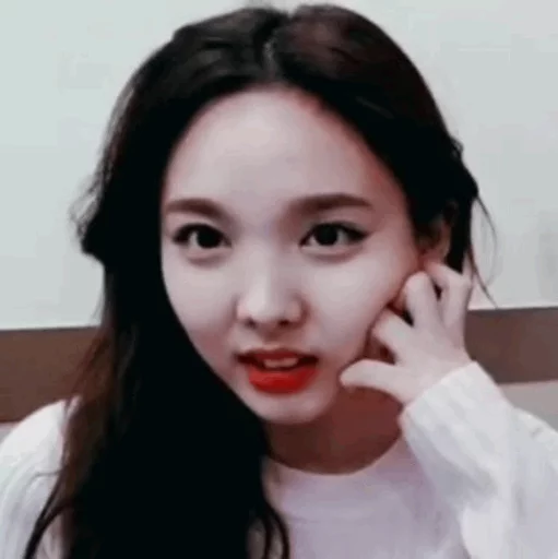 Стикер из набора Nayeon🌸⚡️ @ITZADRINA для Телеграм: Статические ⚡️