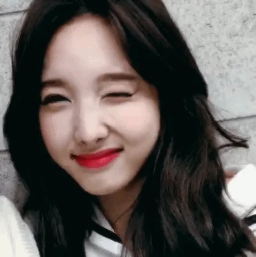 Стикер из набора Nayeon🌸⚡️ @ITZADRINA для Телеграм: Статические 🌸