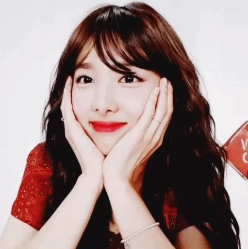 Стикер из набора Nayeon🌸⚡️ @ITZADRINA для Телеграм: Статические ⚡️