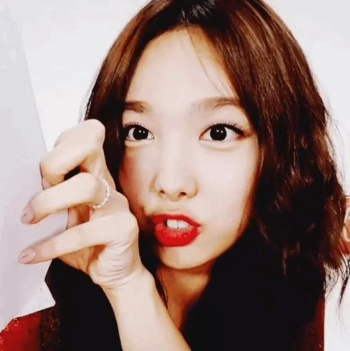 Стикер из набора Nayeon🌸⚡️ @ITZADRINA для Телеграм: Статические ⚡️
