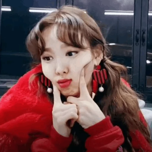 Стикер из набора Nayeon🌸⚡️ @ITZADRINA для Телеграм: Статические ⚡️
