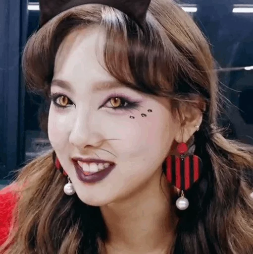 Стикер из набора Nayeon🌸⚡️ @ITZADRINA для Телеграм: Статические 🌸