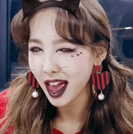 Стикер из набора Nayeon🌸⚡️ @ITZADRINA для Телеграм: Статические ⚡️