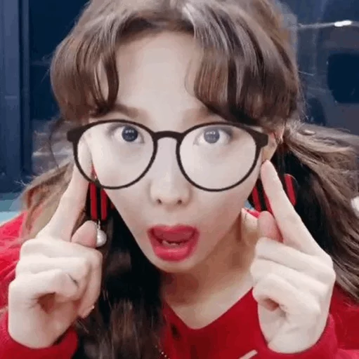 Стикер из набора Nayeon🌸⚡️ @ITZADRINA для Телеграм: Статические 🌸