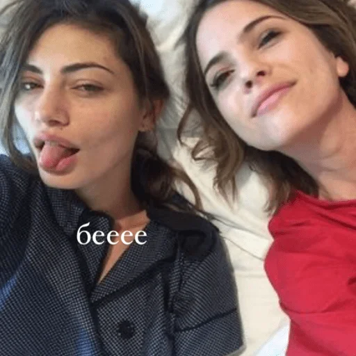 Стикер из набора Хеюшка для Телеграм: Статические 😝