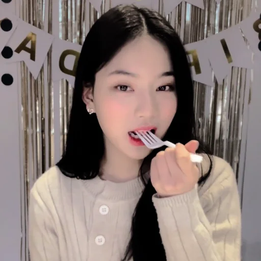 Стикер из набора ★ ISA ꪶ᭥ @PARTNERMU для Телеграм: Статические 🥡
