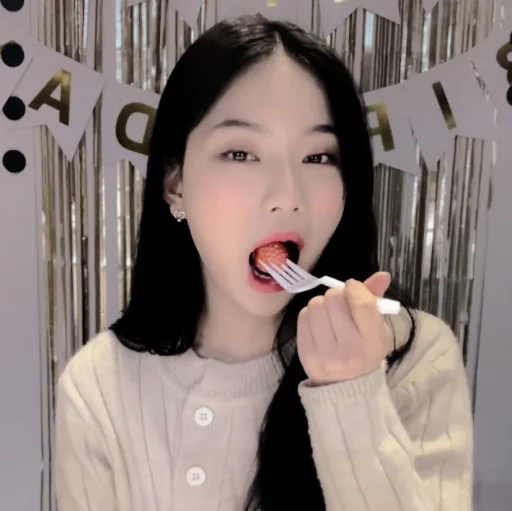 Стикер из набора ★ ISA ꪶ᭥ @PARTNERMU для Телеграм: Статические 🥡