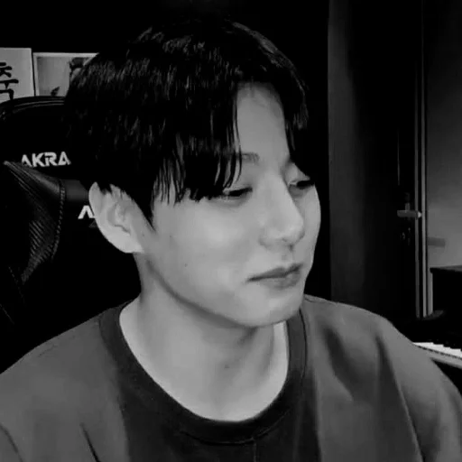 Стикер из набора pt.1 dark ver. @khenxiden для Телеграм: Статические 💗