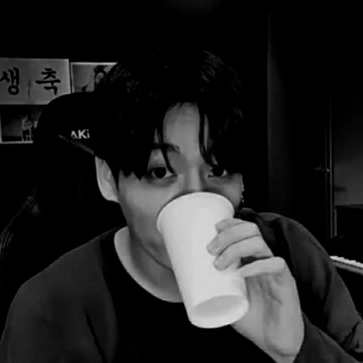 Стикер из набора pt.1 dark ver. @khenxiden для Телеграм: Статические 💗