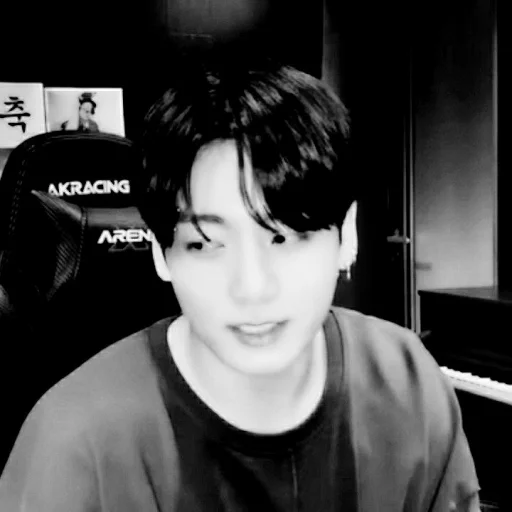 Стикер из набора pt.1 dark ver. @khenxiden для Телеграм: Статические 💗