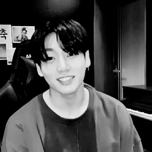 Стикер из набора pt.1 dark ver. @khenxiden для Телеграм: Статические 💗