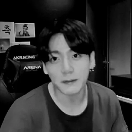 Стикер из набора pt.1 dark ver. @khenxiden для Телеграм: Статические 💗