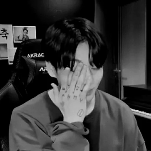 Стикер из набора pt.1 dark ver. @khenxiden для Телеграм: Статические 💗