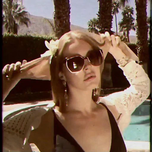 Стикер из набора emancipation of @LanaDelReyBR1 для Телеграм: Статические 😎