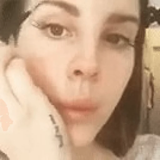 Стикер из набора emancipation of @LanaDelReyBR1 для Телеграм: Статические 😌