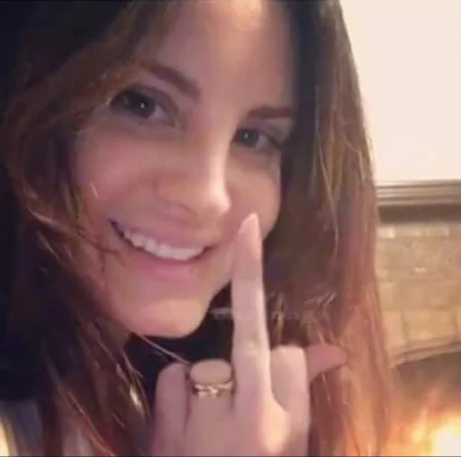 Стикер из набора emancipation of @LanaDelReyBR1 для Телеграм: Статические 🖕
