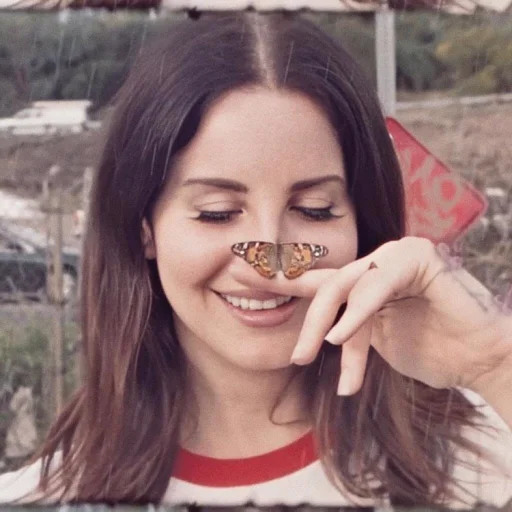 Стикер из набора emancipation of @LanaDelReyBR1 для Телеграм: Статические 😄