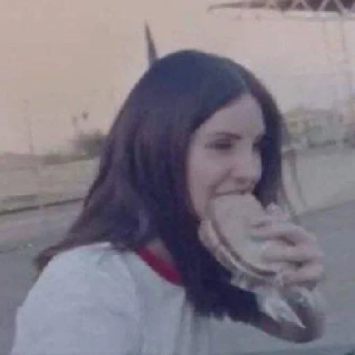 Стикер из набора emancipation of @LanaDelReyBR1 для Телеграм: Статические 🍞