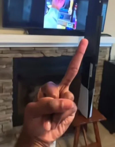 Стикер из набора RAMO для Телеграм: Статические 🖕
