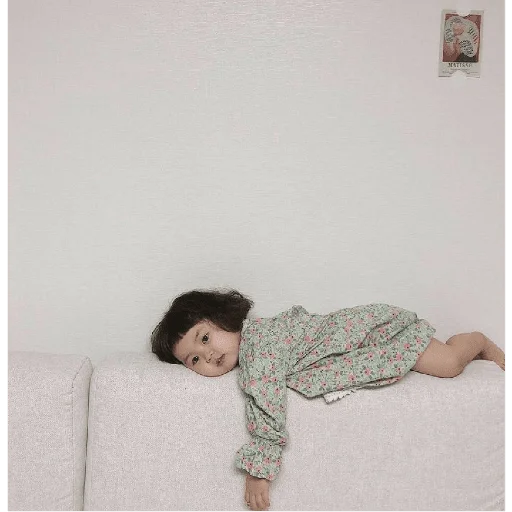 Стикер из набора LOHEE для Телеграм: Статические 😴