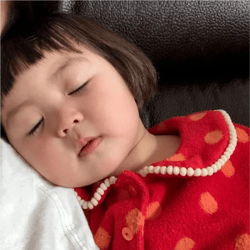 Стикер из набора LOHEE для Телеграм: Статические 😴